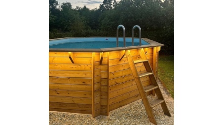 Piscina de madera NEMO 5.79 x 3.49 – H.1.45 m, gris, con vigas a encastrar en la solera