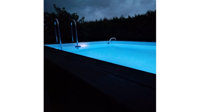 Piscina de madera AQUA 7 x 3.75 – H.1.45 m, gris, con vigas a encastrar en la solera