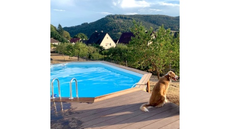 Piscina de madera NEMO 7.3 x 3.97 – H.1.45 m, azul claro, con vigas a encastrar en la solera