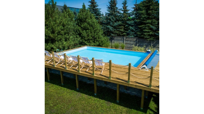Piscina de madera AQUA 8.5 x 4.35 – H.1.45 m, azul claro, con vigas a encastrar en la solera