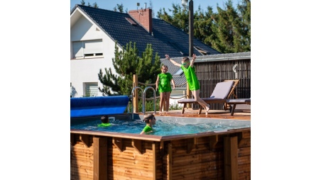 Piscina de madera AQUA 4.65 x 2.85 – H.1.24 m, gris, con vigas a encastrar en la solera